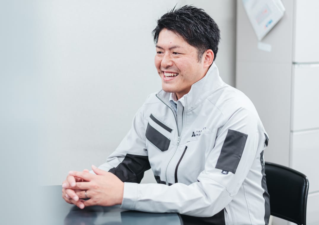 商談するビジネスパーソン